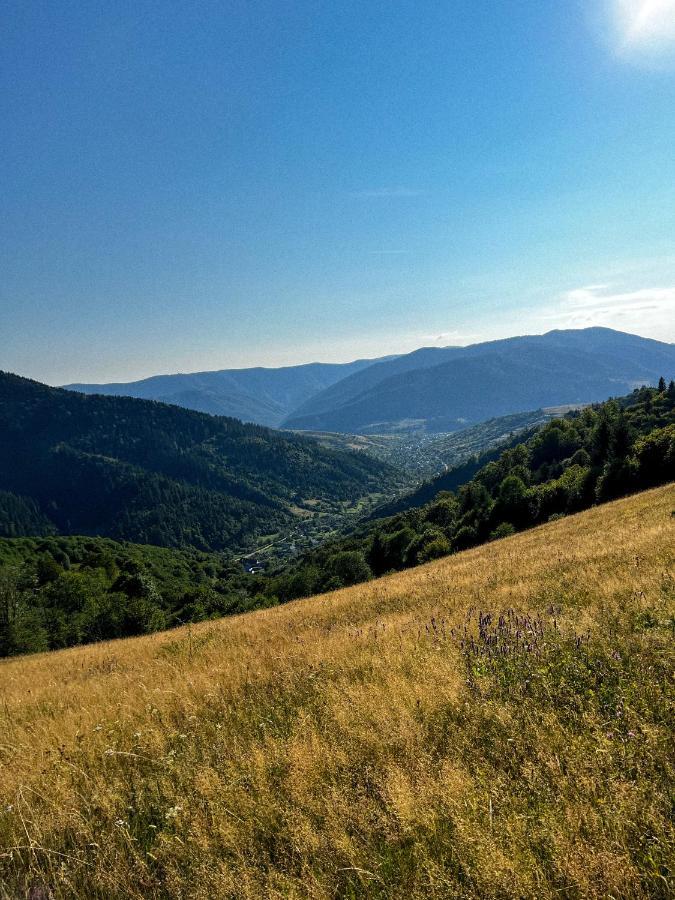 Садиба Between Mountains Mizhhirya  المظهر الخارجي الصورة